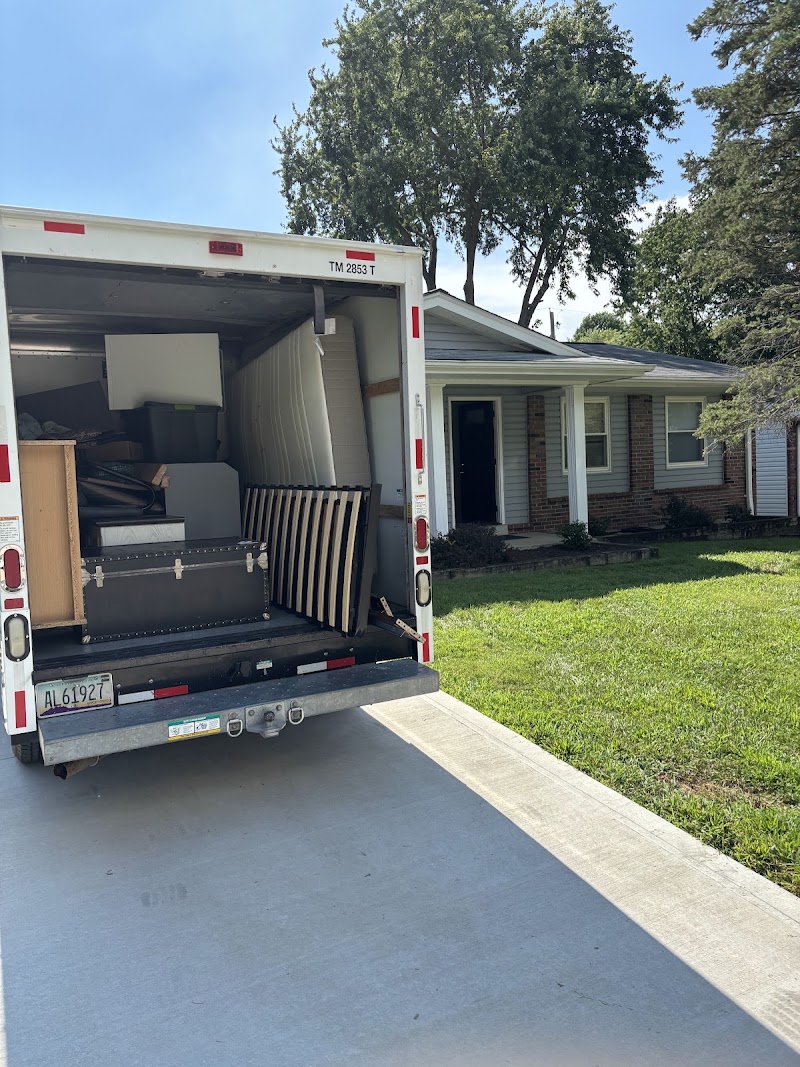 RD Moving LLC logo