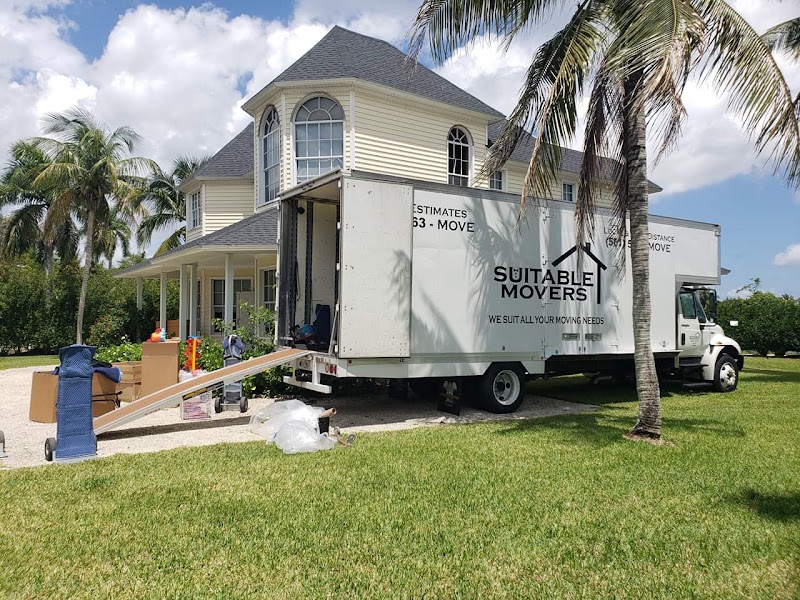 Suitable Movers logo