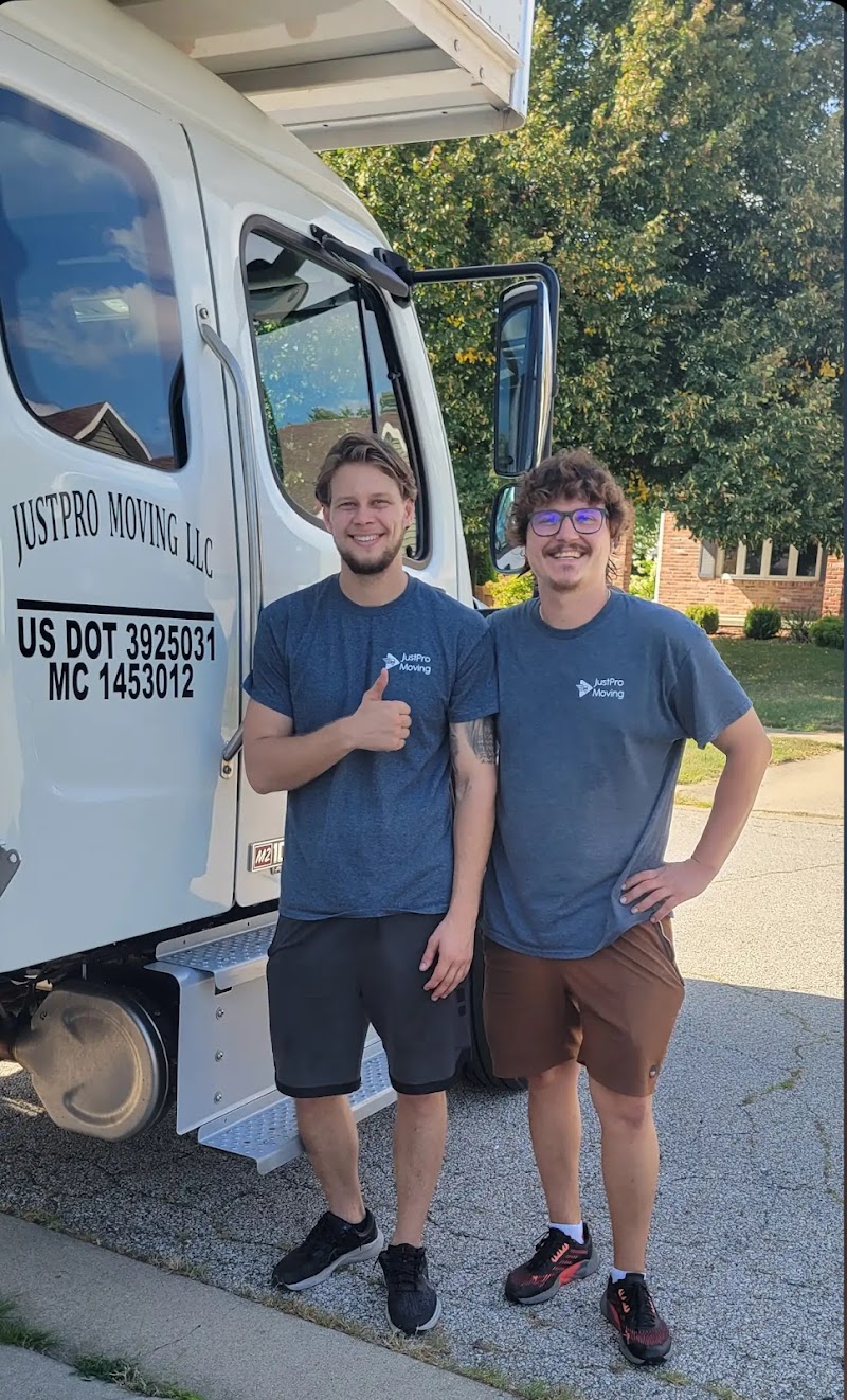 JustPro Moving logo