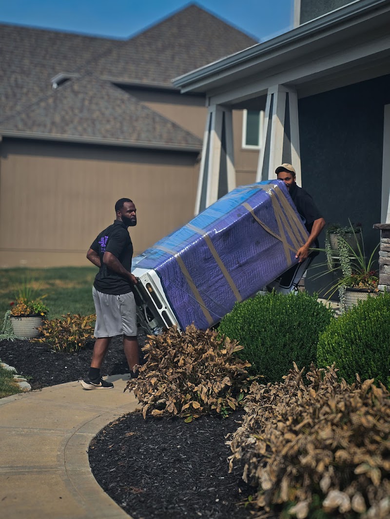 Out & In Moving photo
