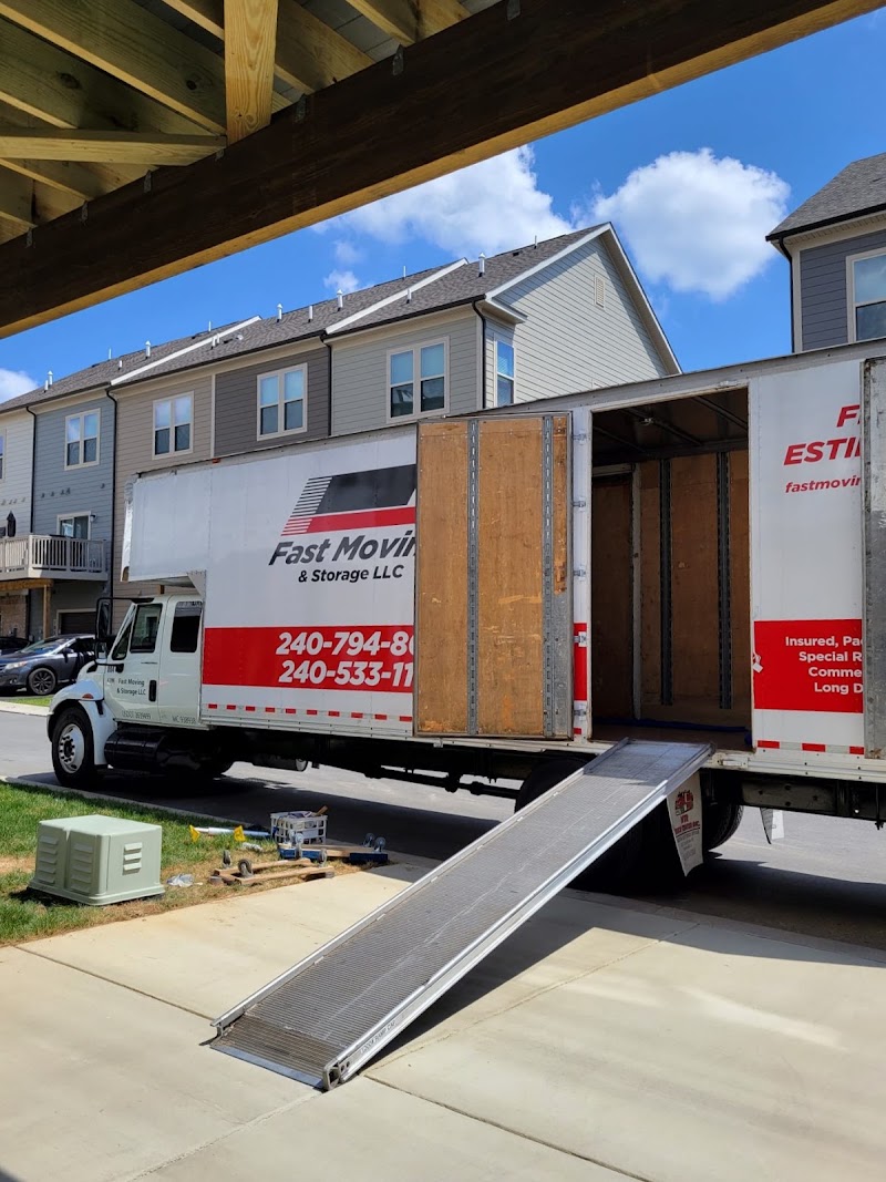 Fast Moving & Storage LLC logo