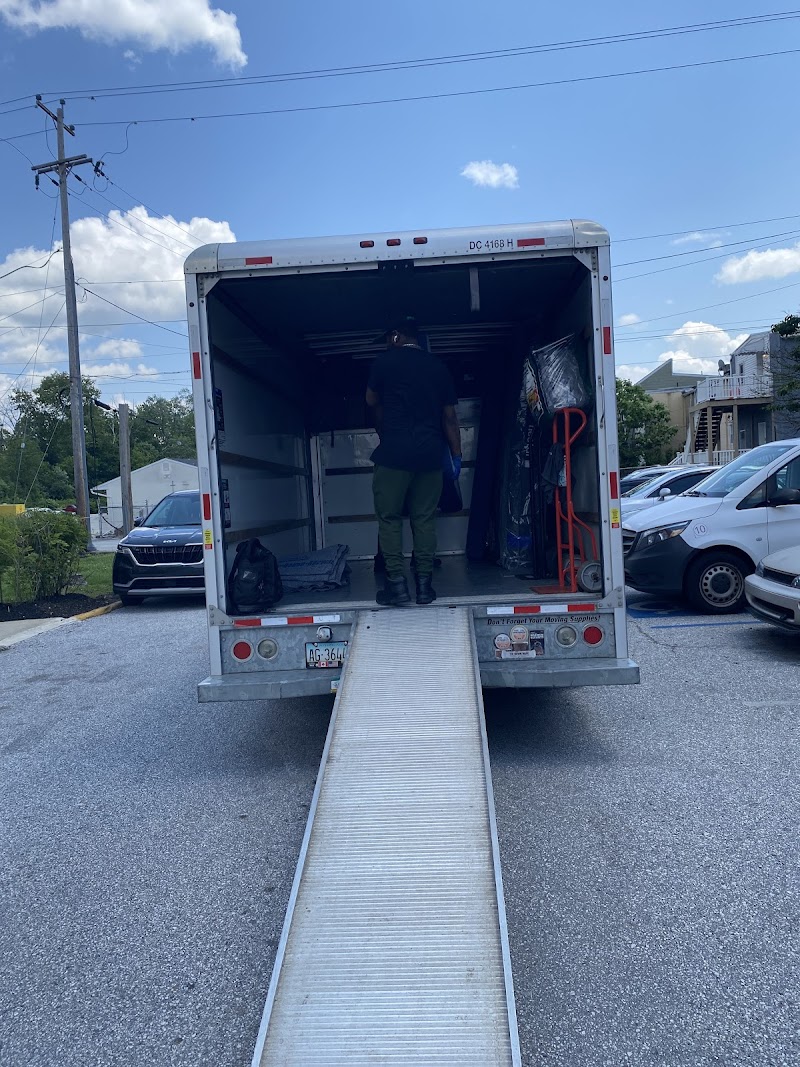 Boatwright Moving & Hauling logo