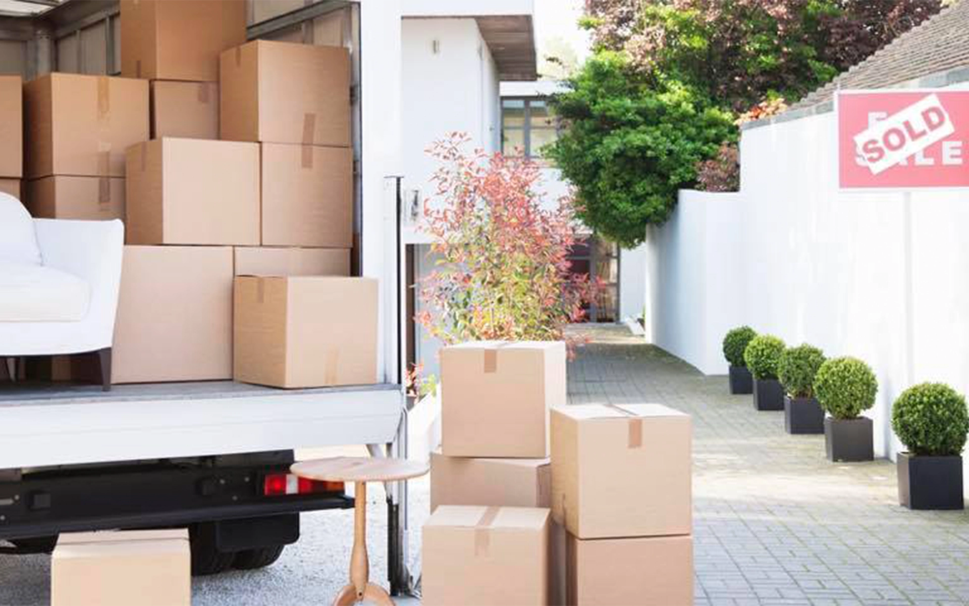 Albert's Relocation Services logo