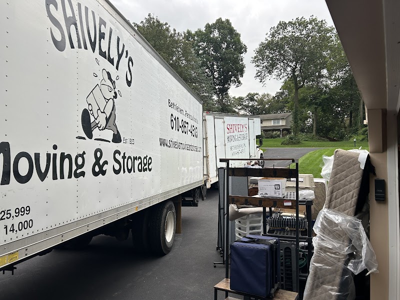 Shively's Moving and Storage logo