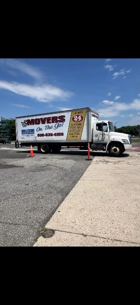 Movers On The Go logo