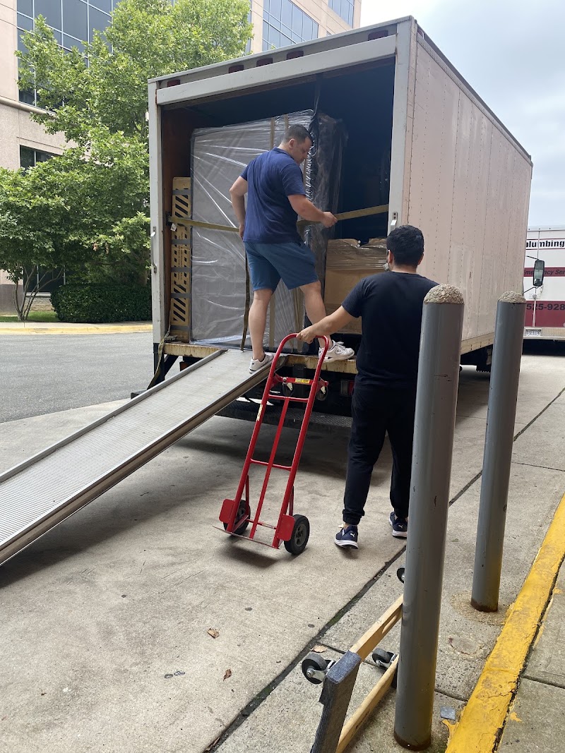 ZMax Movers photo