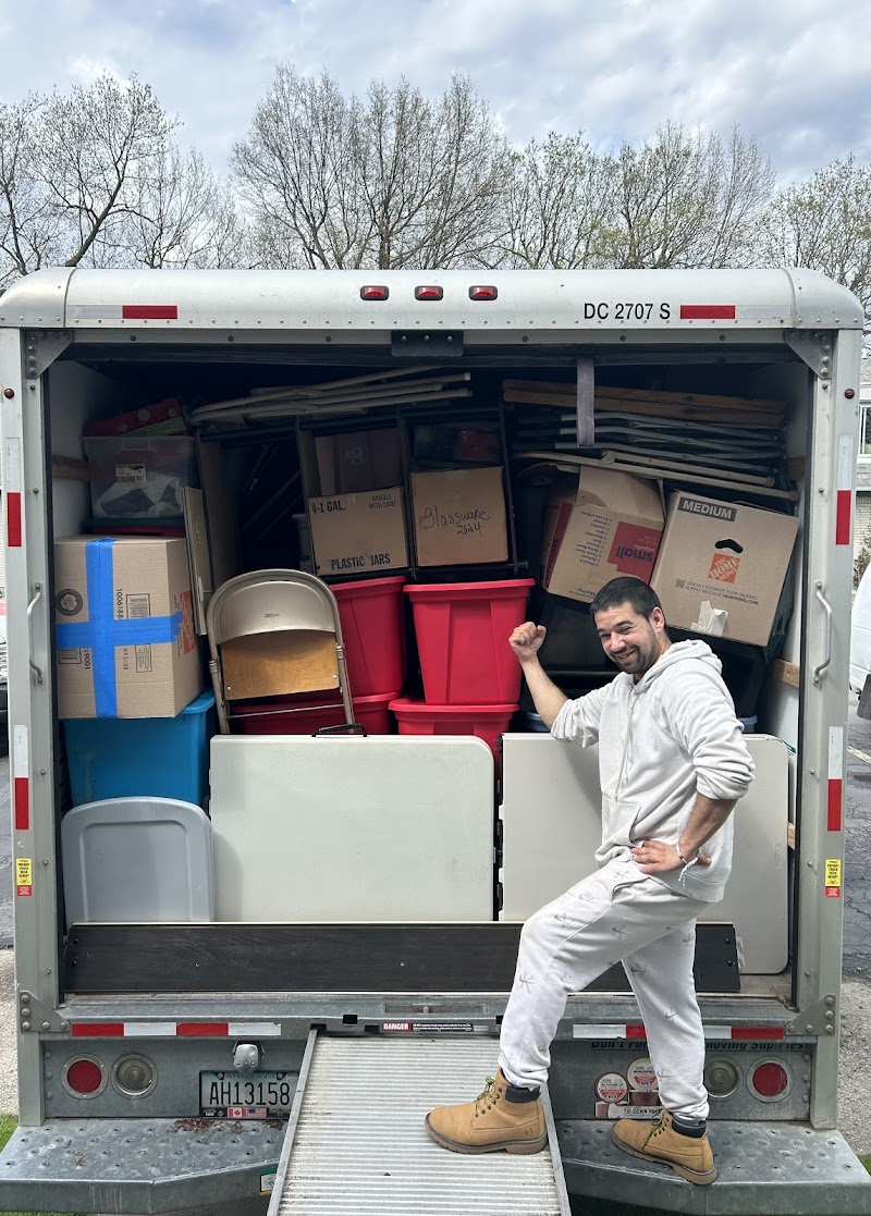 Helping Hands Moving Company logo