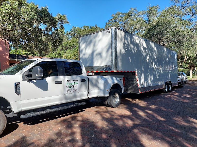 Greenlite Movers Inc. logo