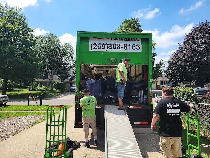Affordable Moving logo