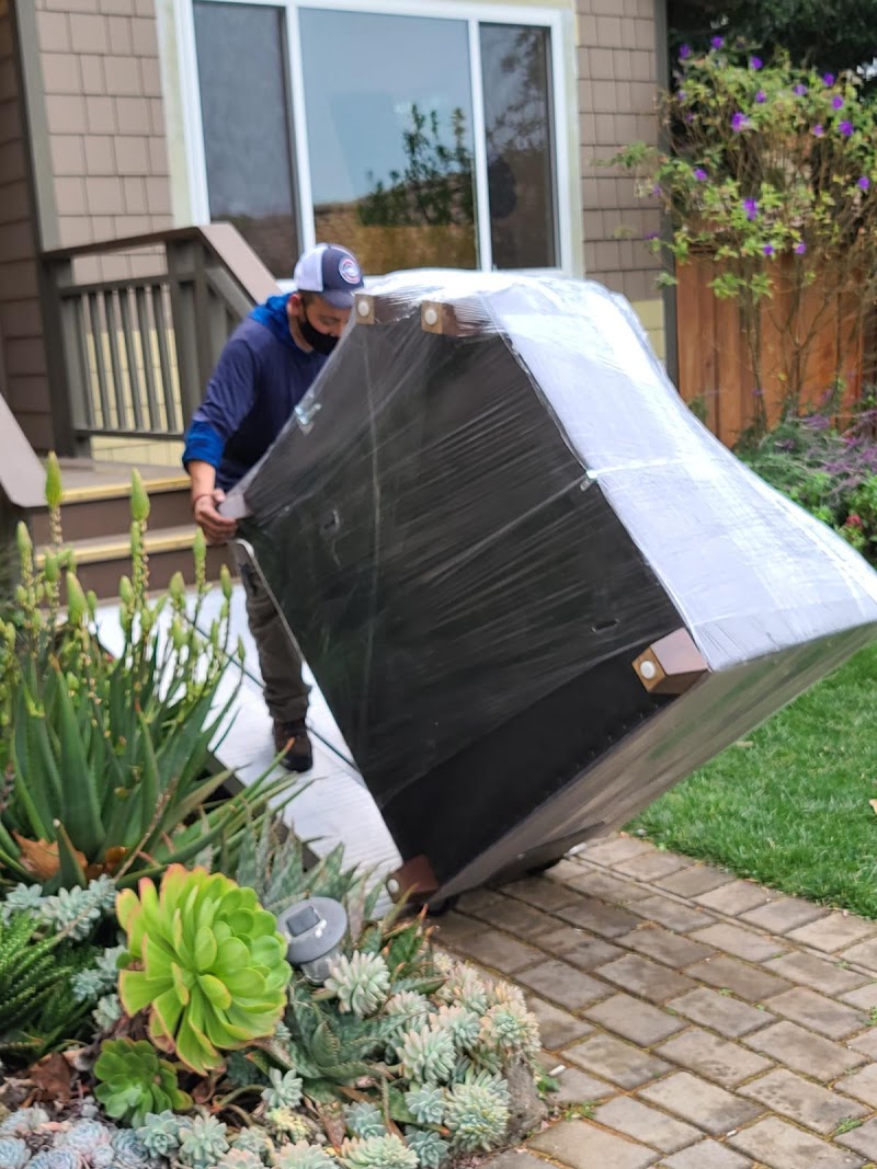 Tony's movers llc CA photo
