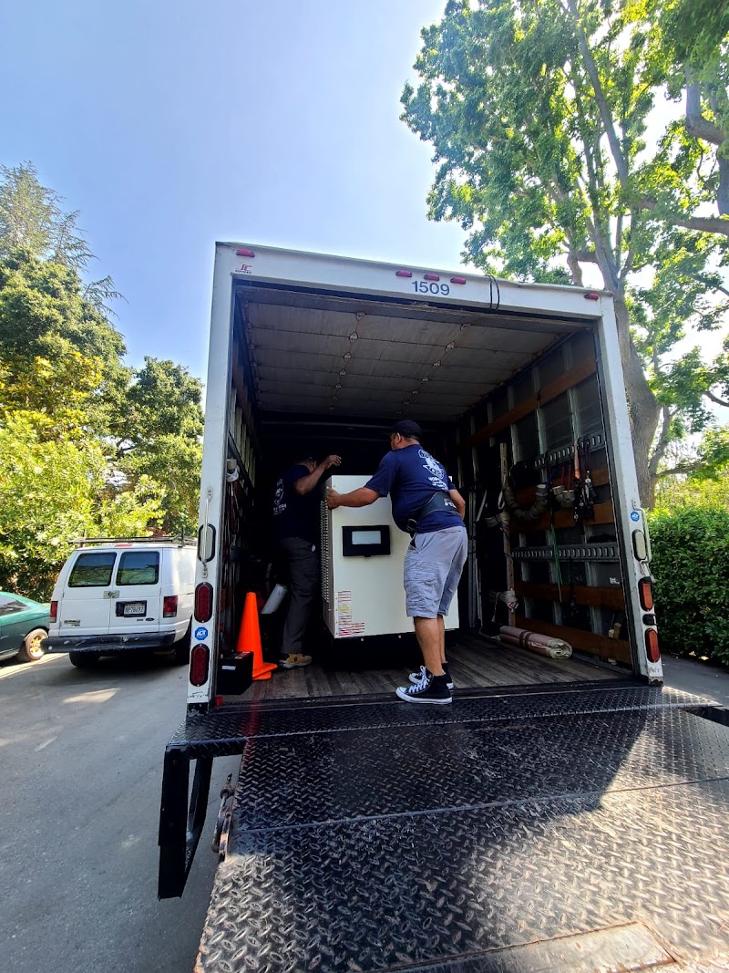 Tony's movers llc CA photo