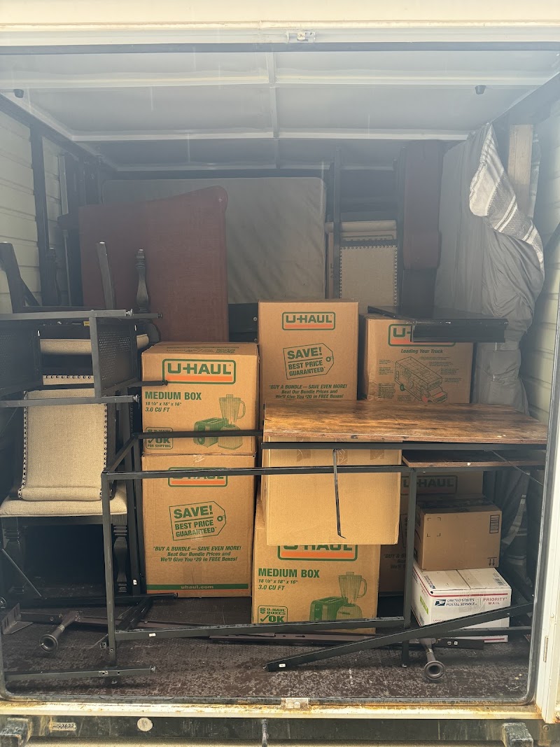 Chris Moving LLC logo