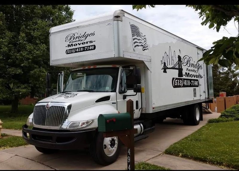 BRIDGES FAMILY MOVERS logo