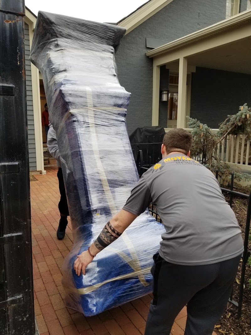 Moyer's Movers logo