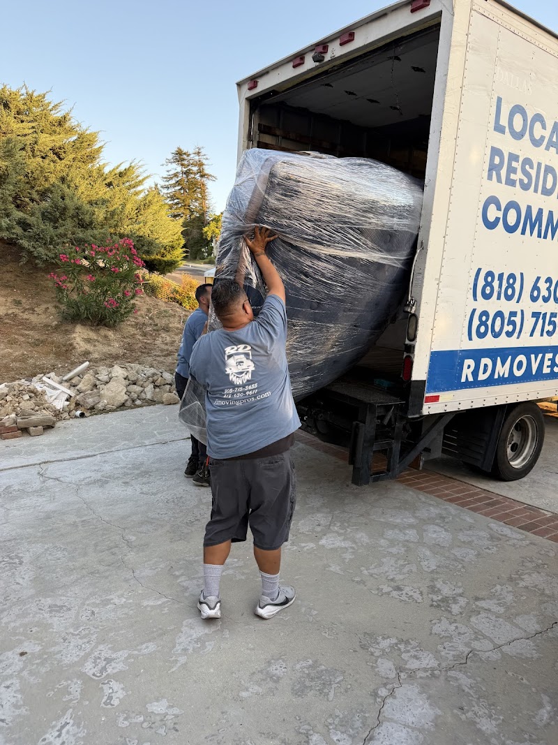 RD MOVING CA photo