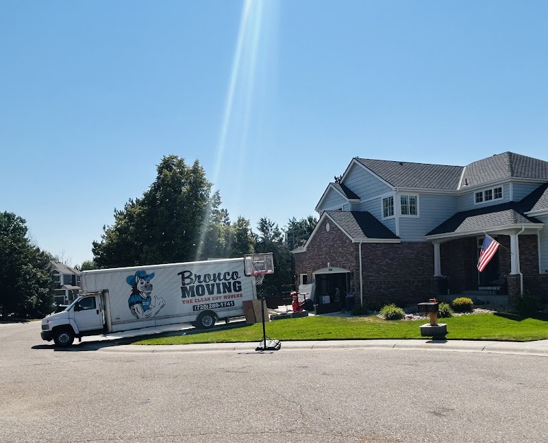 Bronco Moving logo