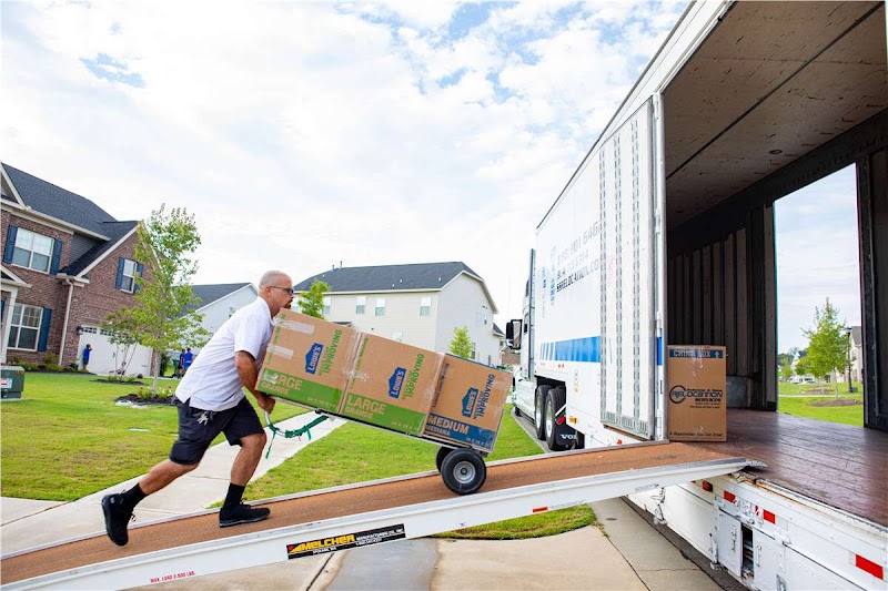 Black Hawk Moving logo