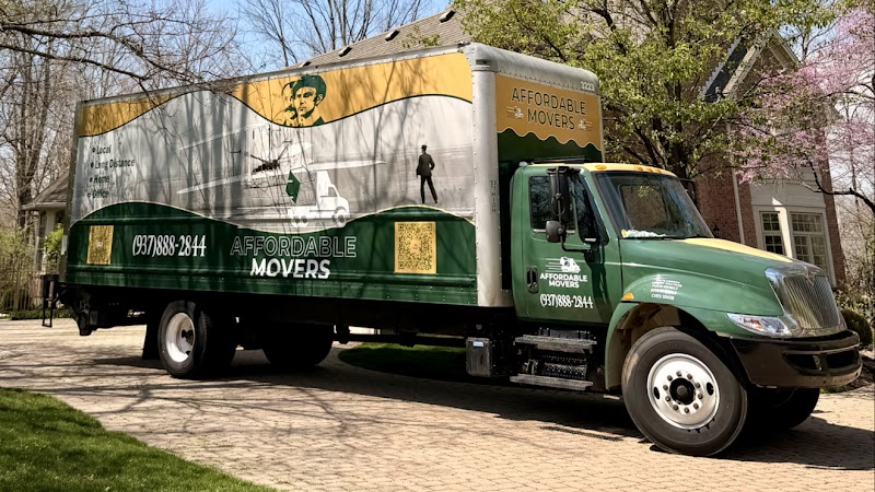 523 movers logo