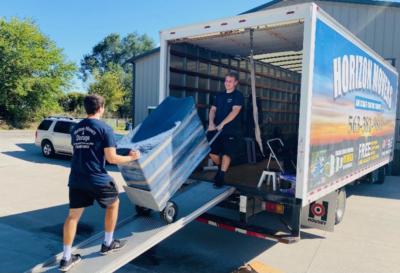 Horizon Movers and Climate Control Storage logo