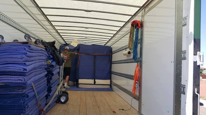 Hendriks Moving LLC logo