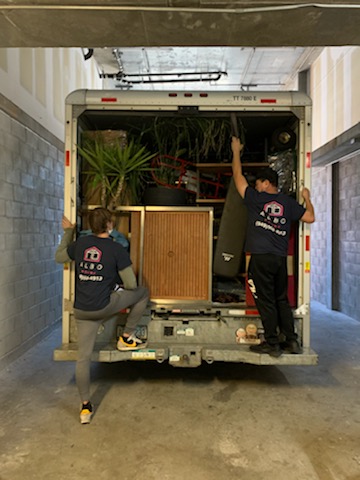 Albo moving & packing services logo