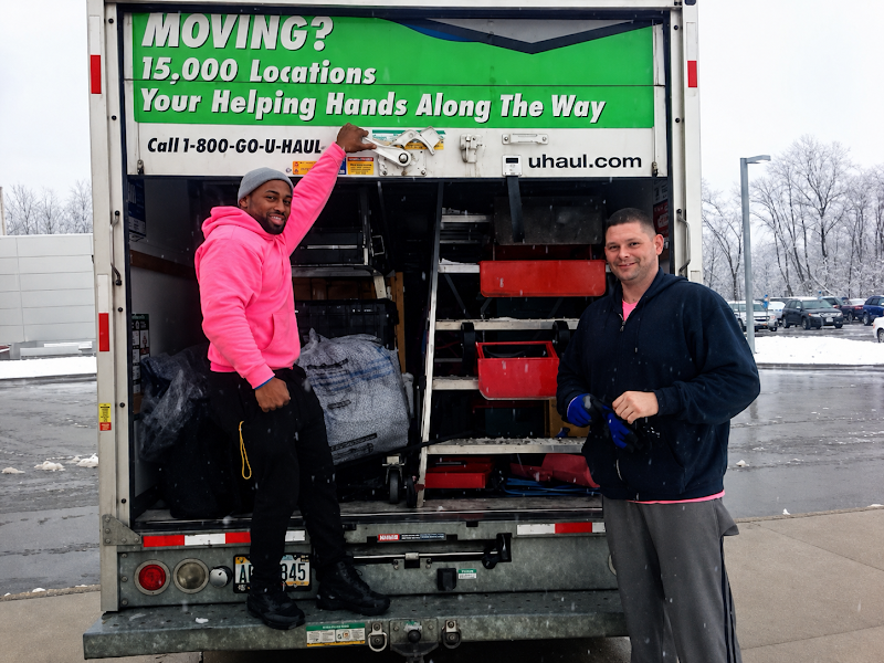 A to Z Moving and Driving, LLC logo